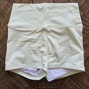 Fleo Shorts